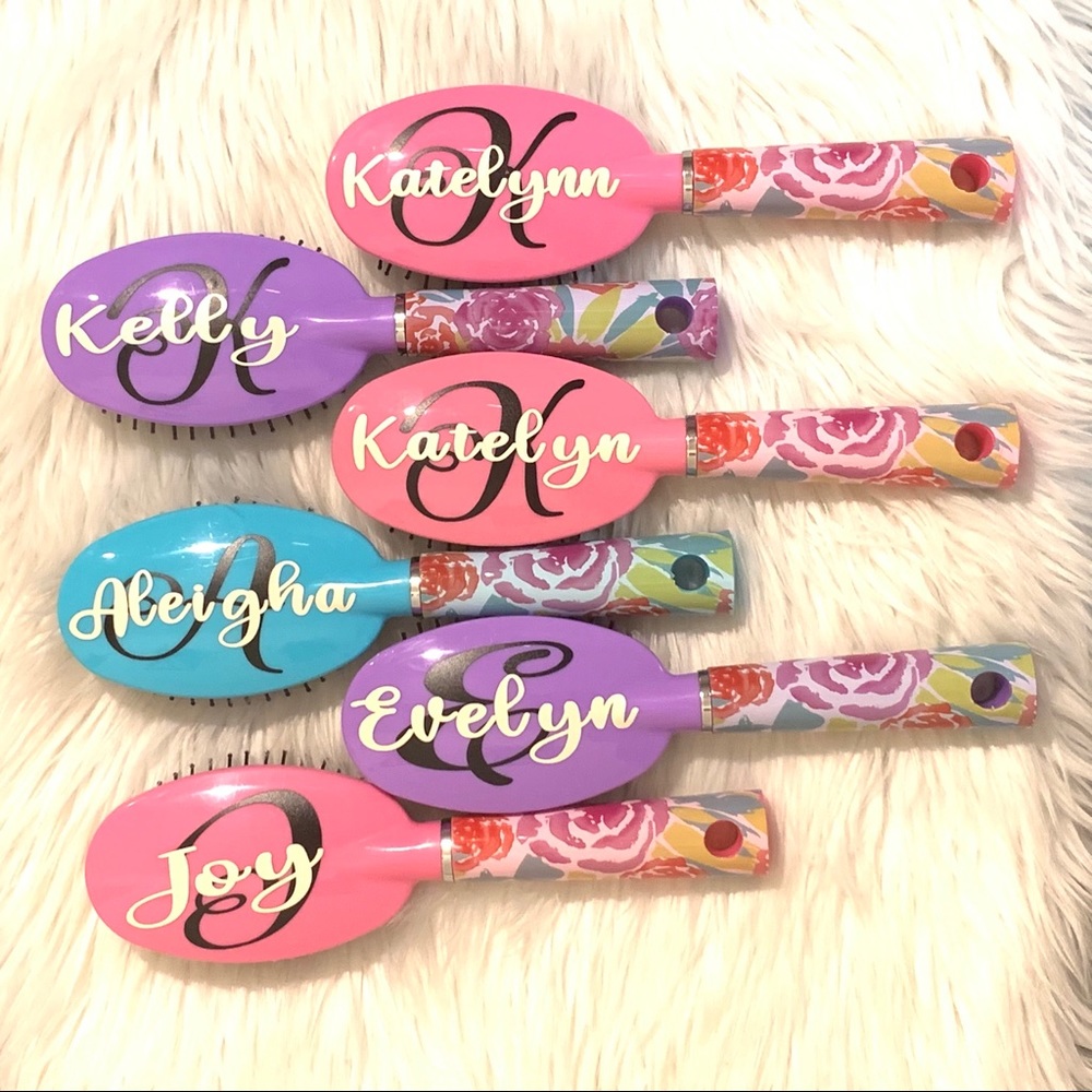 Personalized hair brush with flower handle